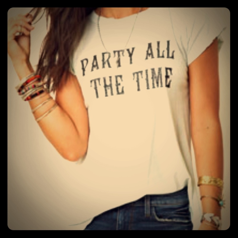 Wild fox tee distressed